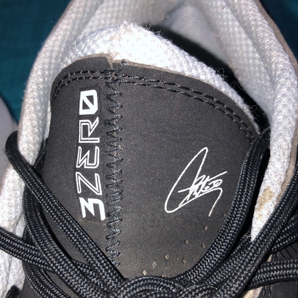 Under Armour‎ youth size 6.5Y SC 3ZER0 III Basketball shoes Stephen Curry - Picture 5 of 8